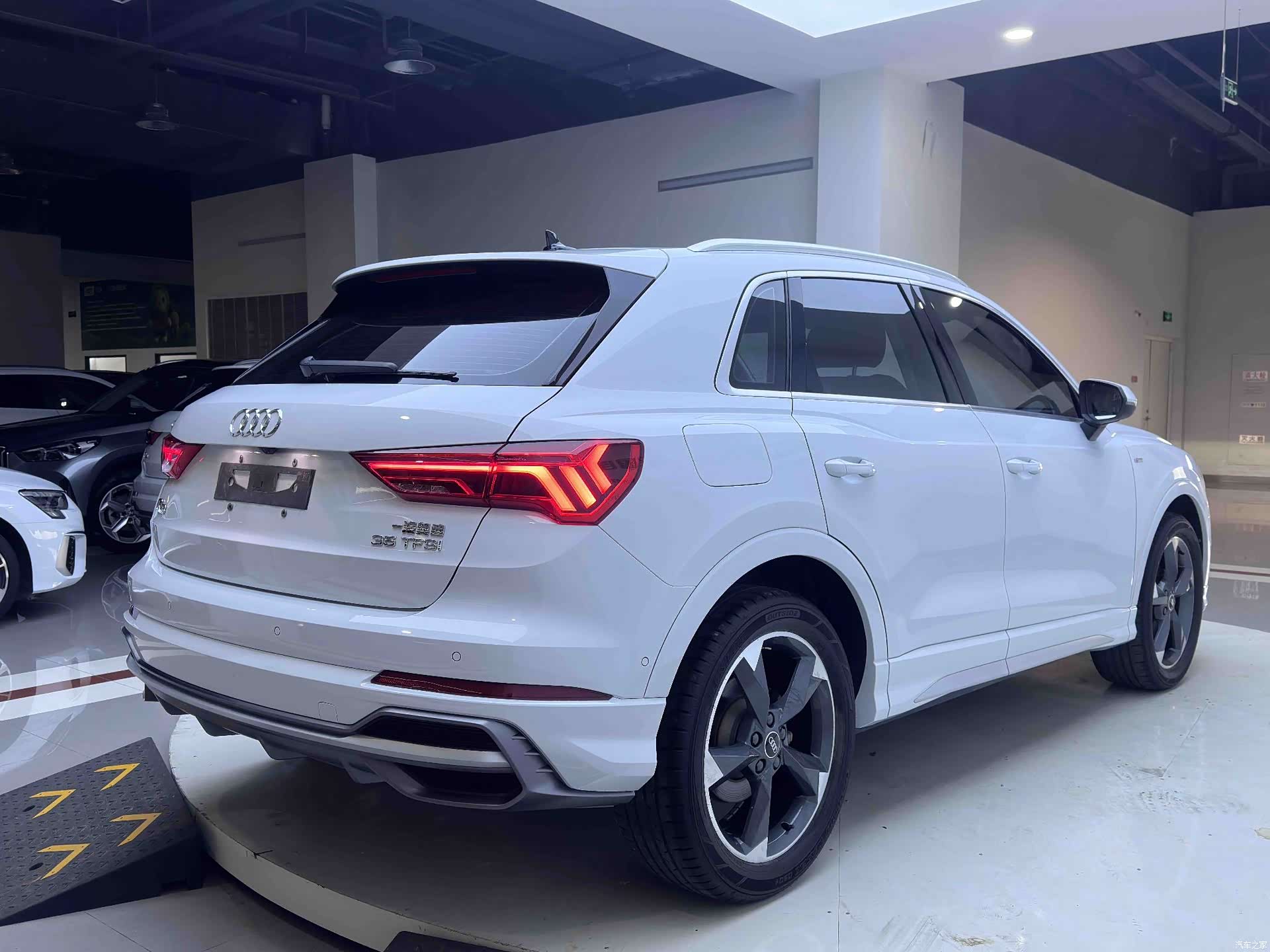 Audi Q3, 2023 6