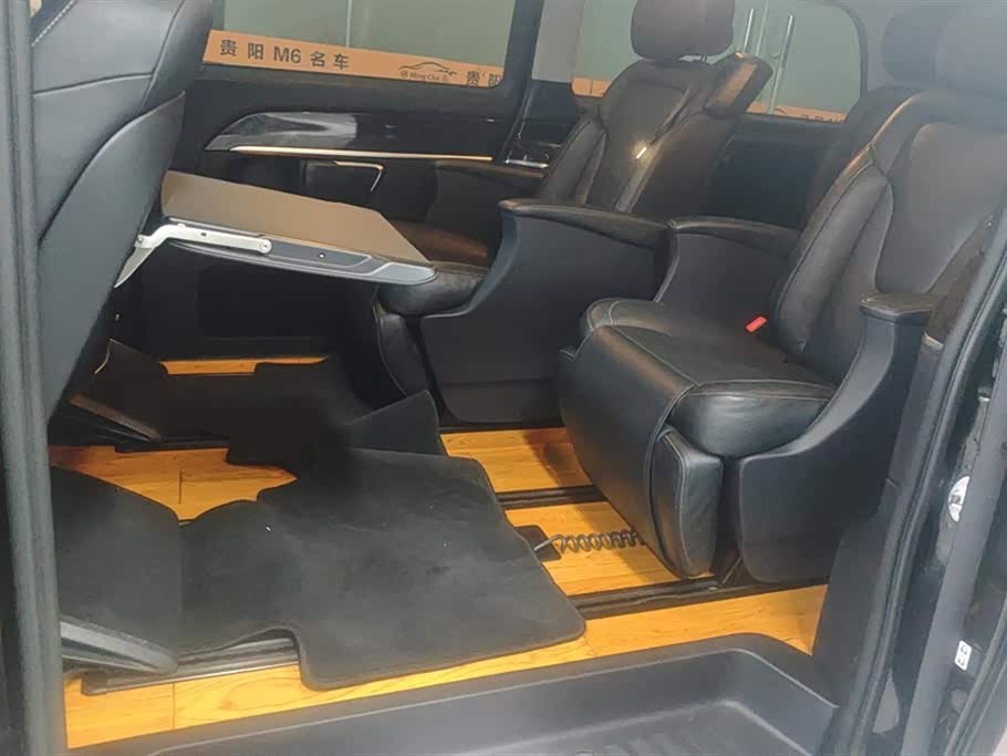 Mercedes-Benz V-class