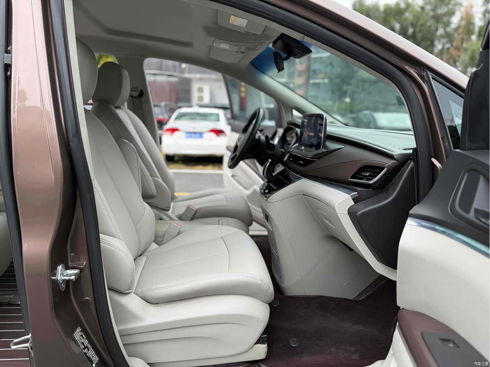 Buick GL8, 2020 11