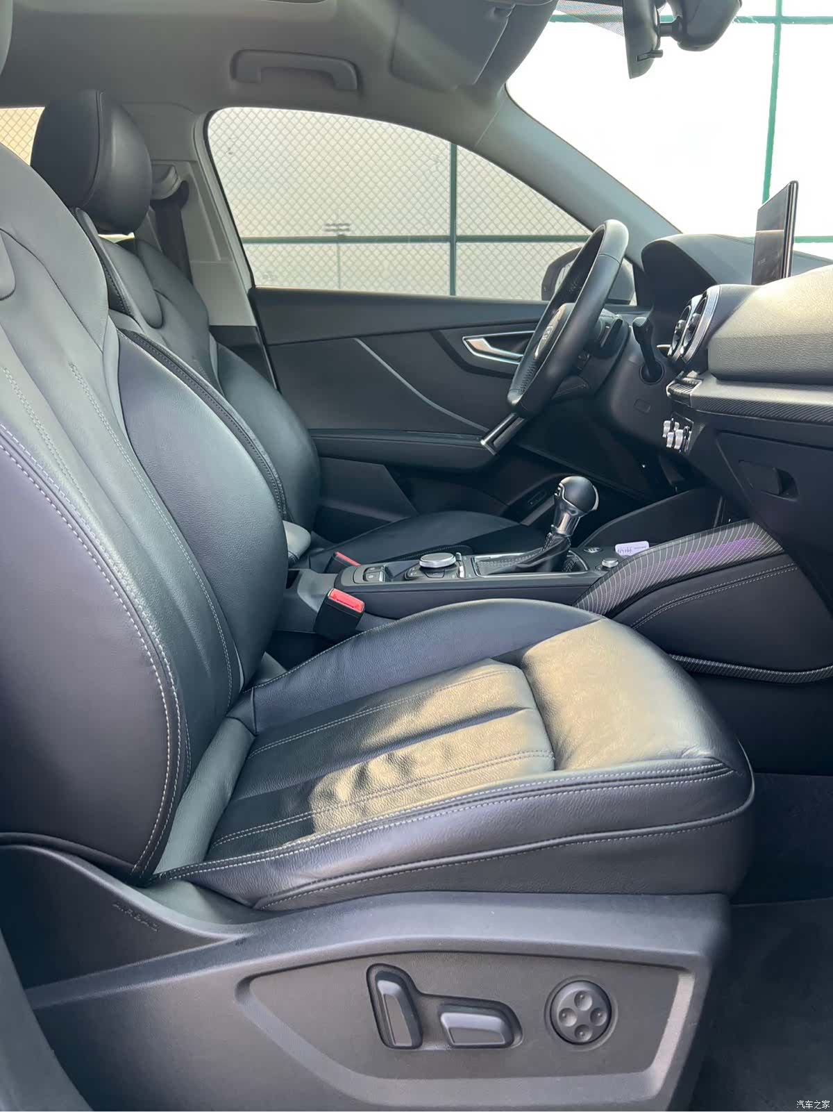 Audi Q2L, 2022 8