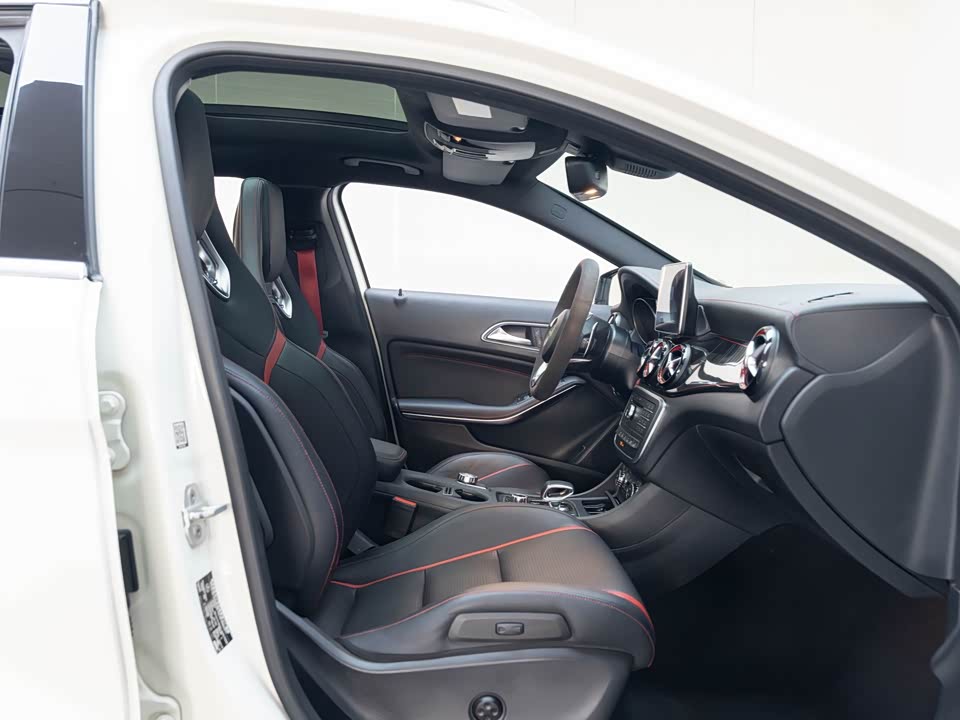 Mercedes-Benz GLA AMG