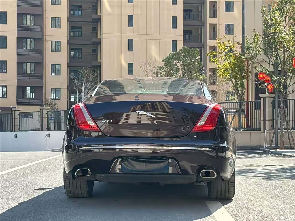 Jaguar XJ, 2010 12
