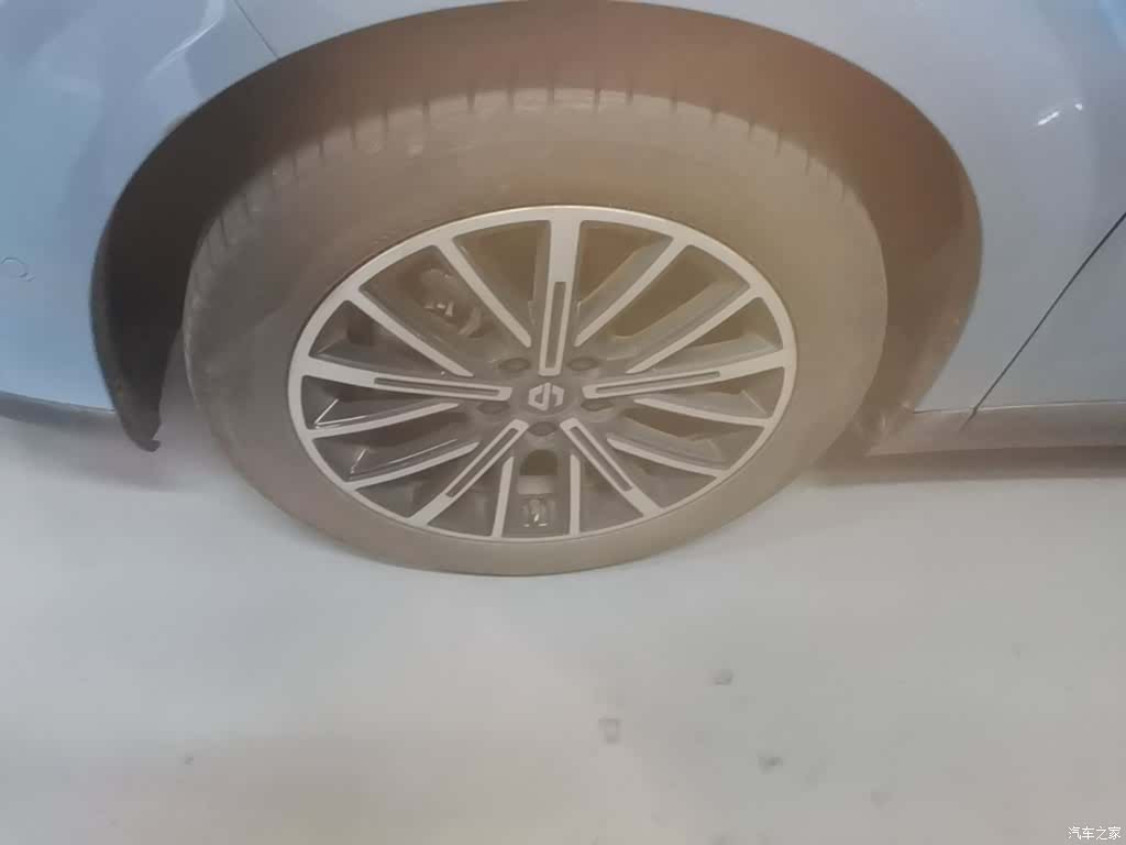 Leapmotor B10, 2025 23