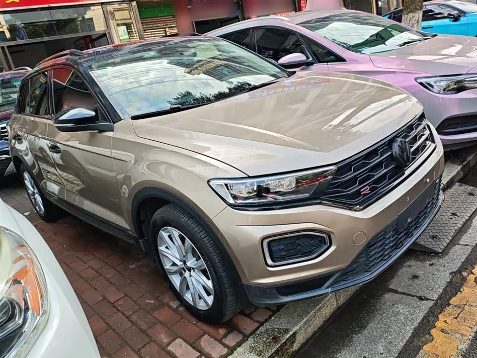 Volkswagen T-ROC exploring Songs
