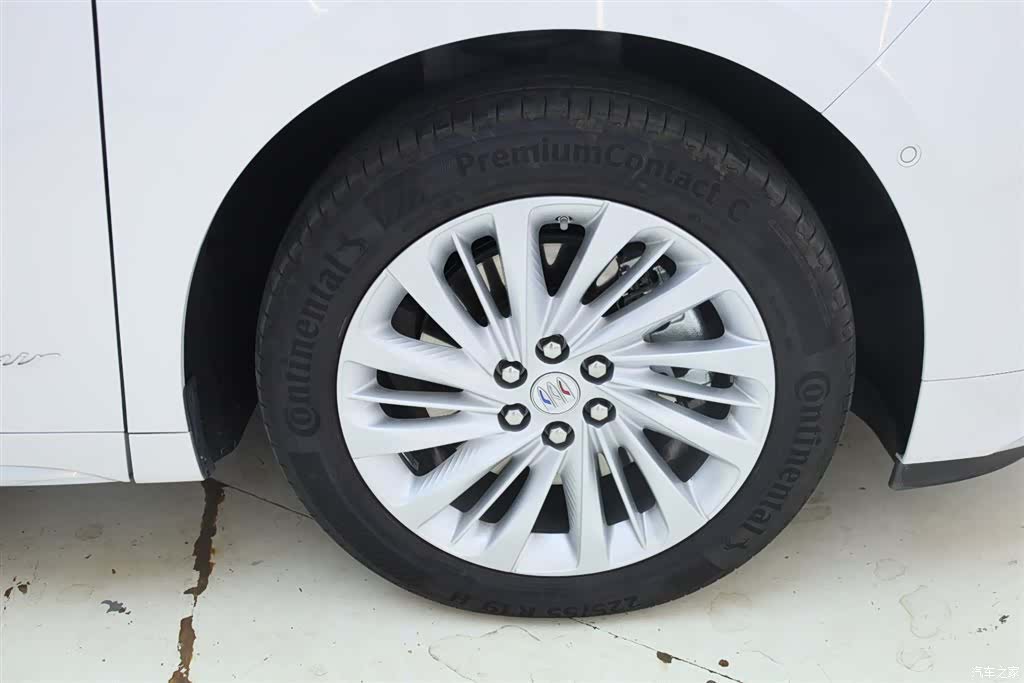 Buick Century, 2025 13
