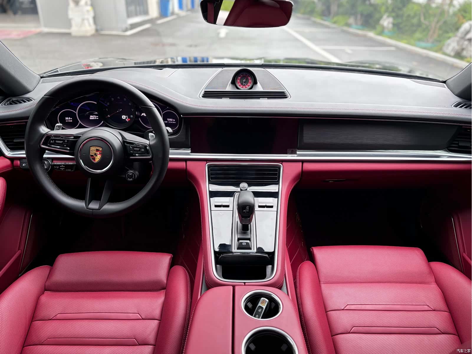 Porsche Panamera, 2022 10