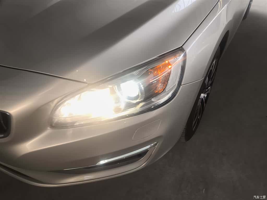 Volvo S60, 2019 18