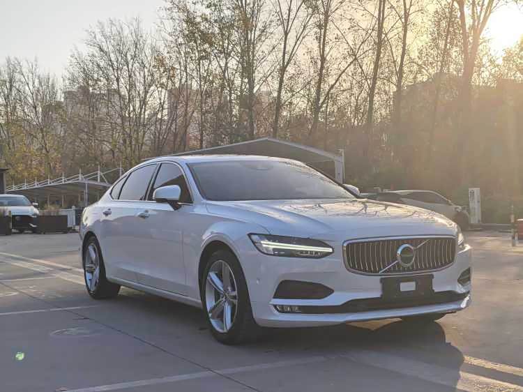 Volvo S90