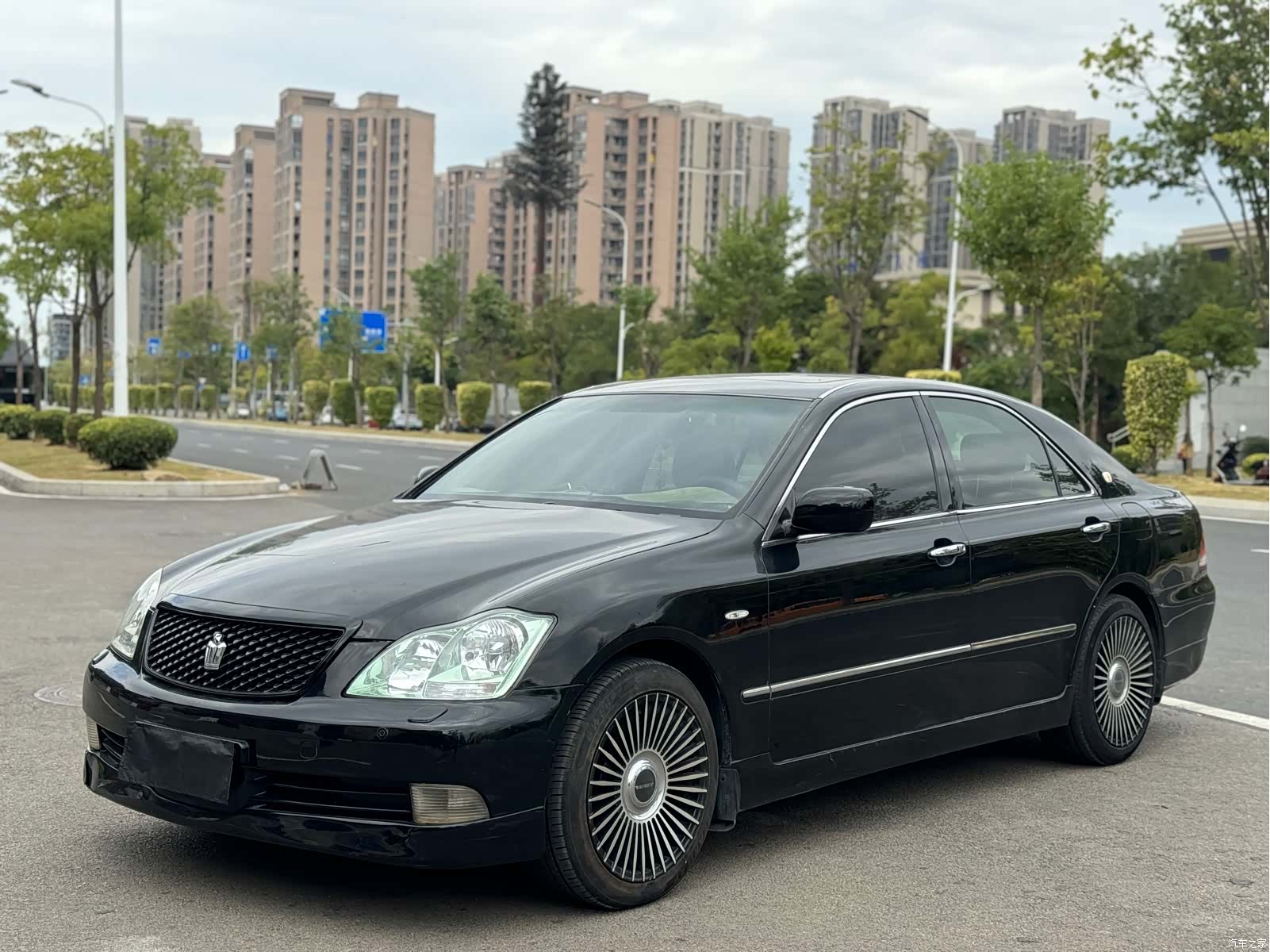 Toyota Crown, 2005 1