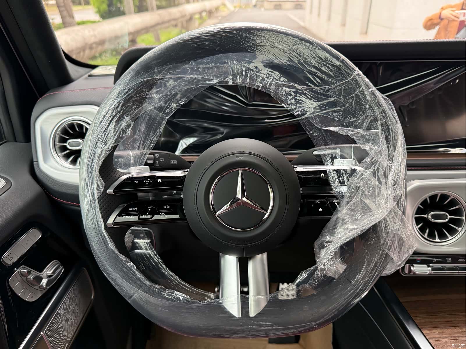 Mercedes-Benz G-Class, 2026 19
