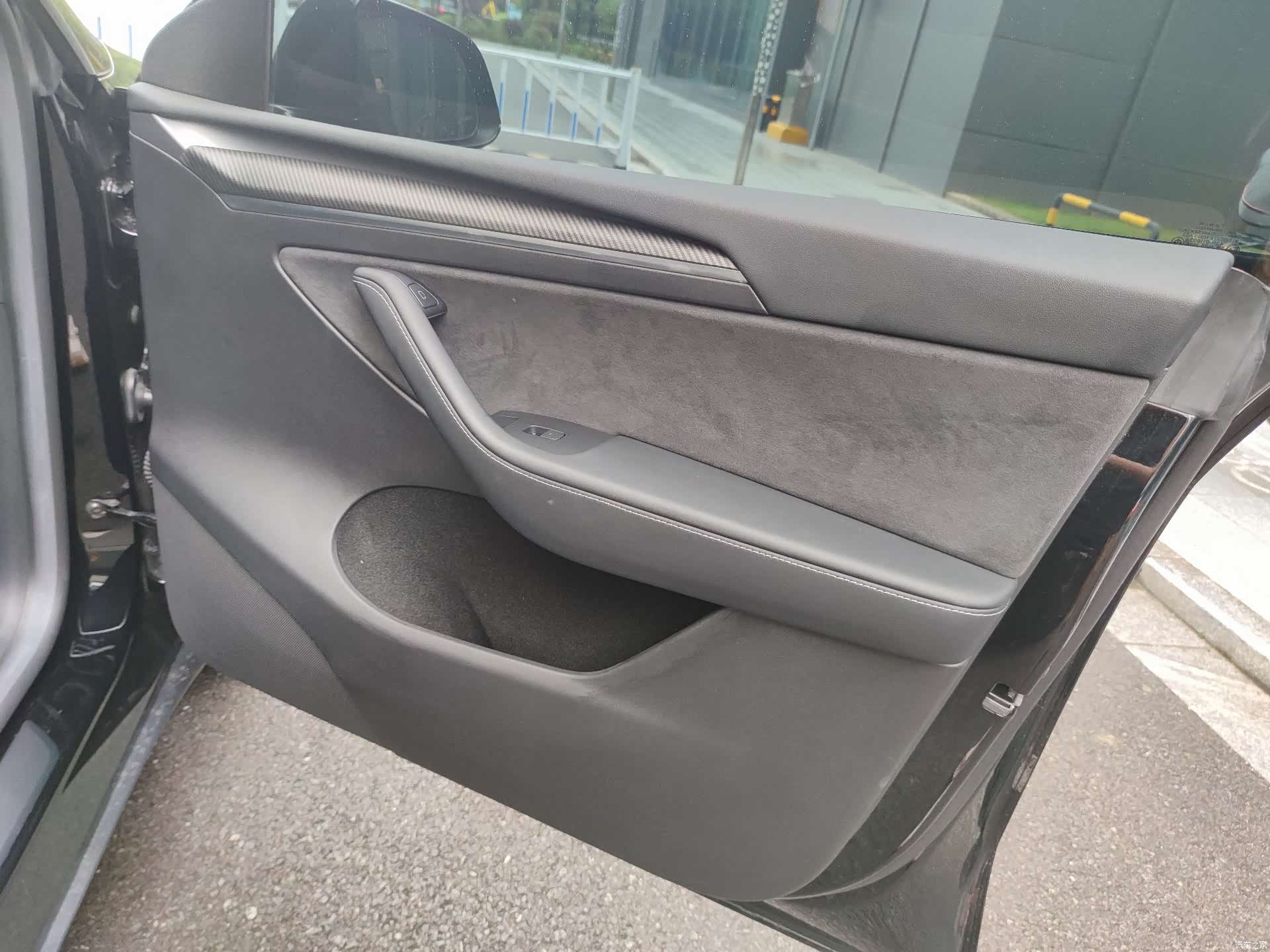 Tesla Model Y, 2023 12
