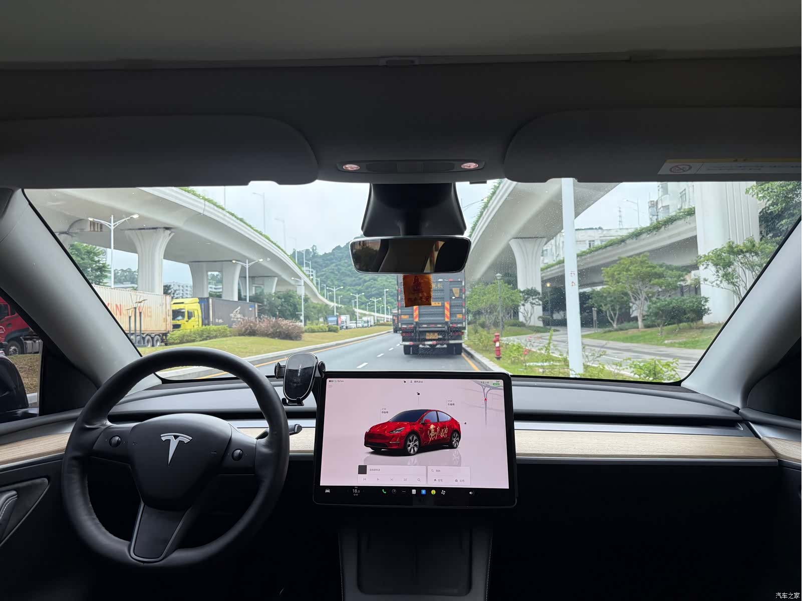 Tesla Model Y, 2023 14