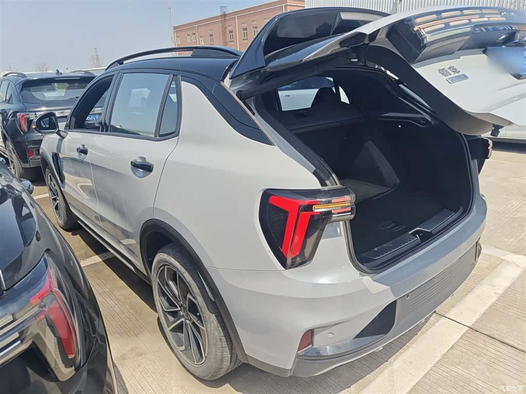 Lynk & Co 01, 2023 23