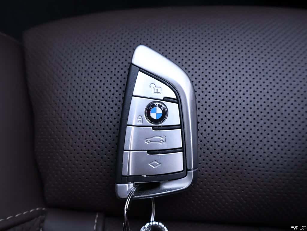 BMW 5 Series, 2020 26