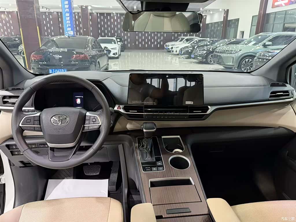 Toyota Granvia, 2024 7