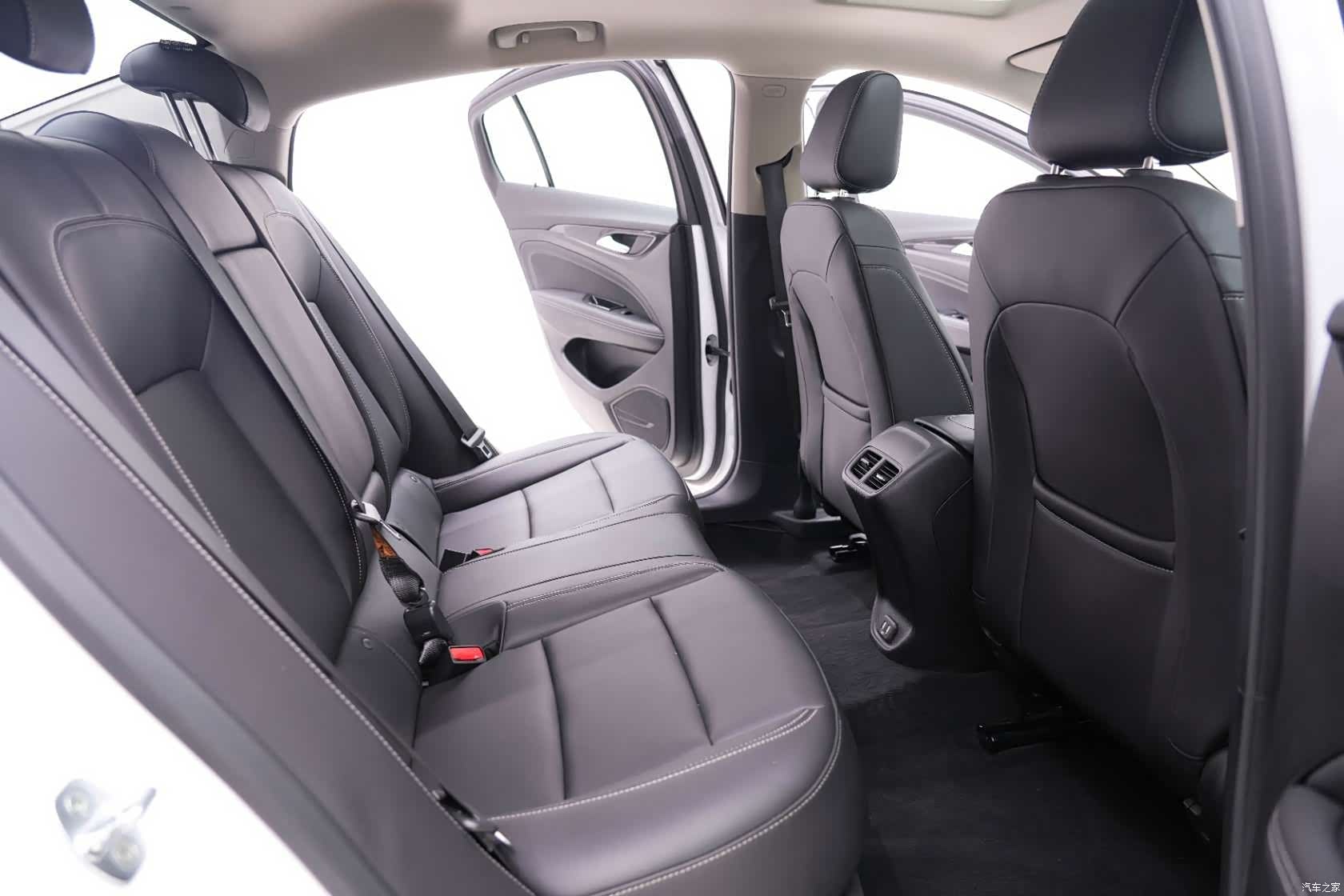 Buick Regal, 2025 16