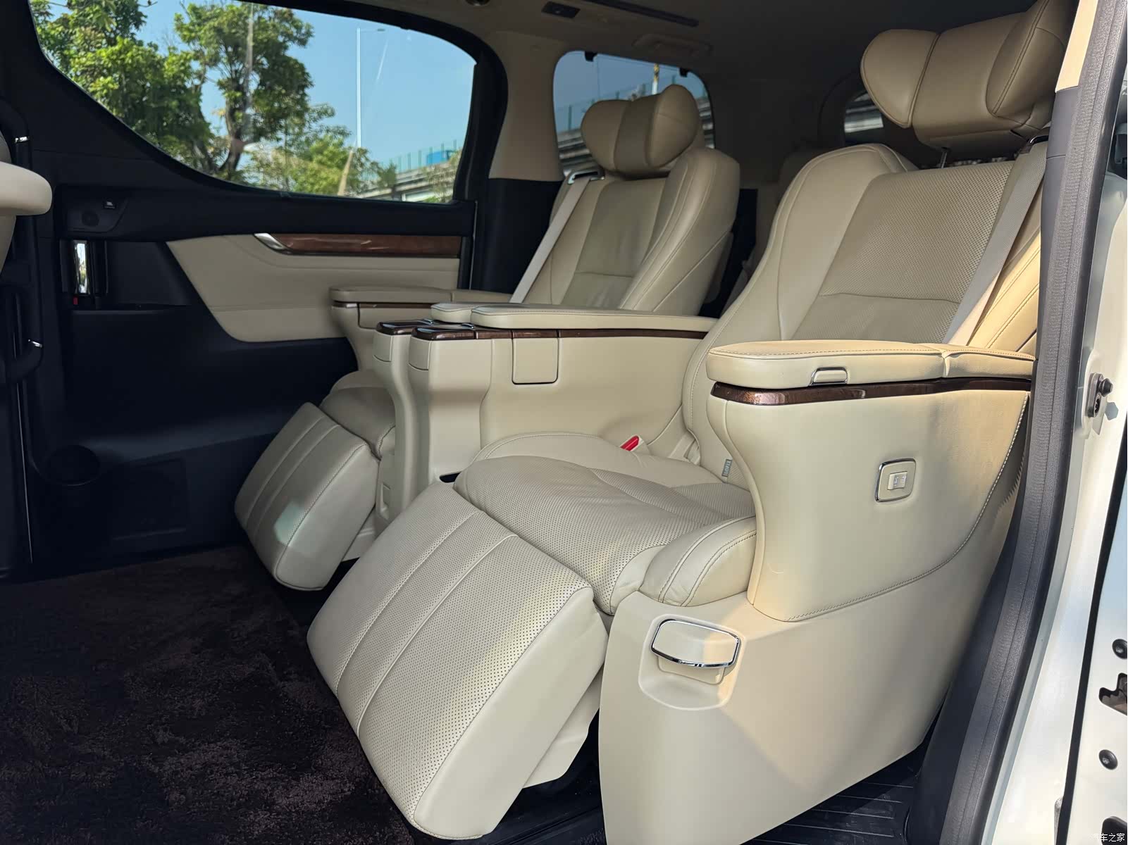 Toyota Alphard, 2017 15