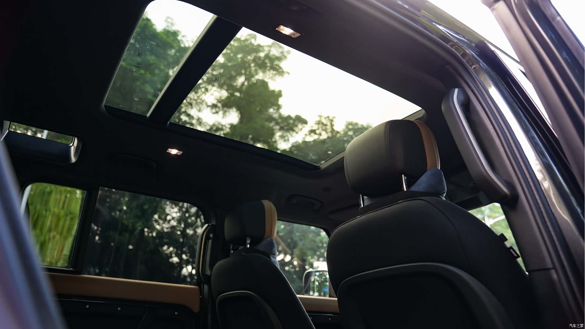 Land Rover Defender, 2025 15