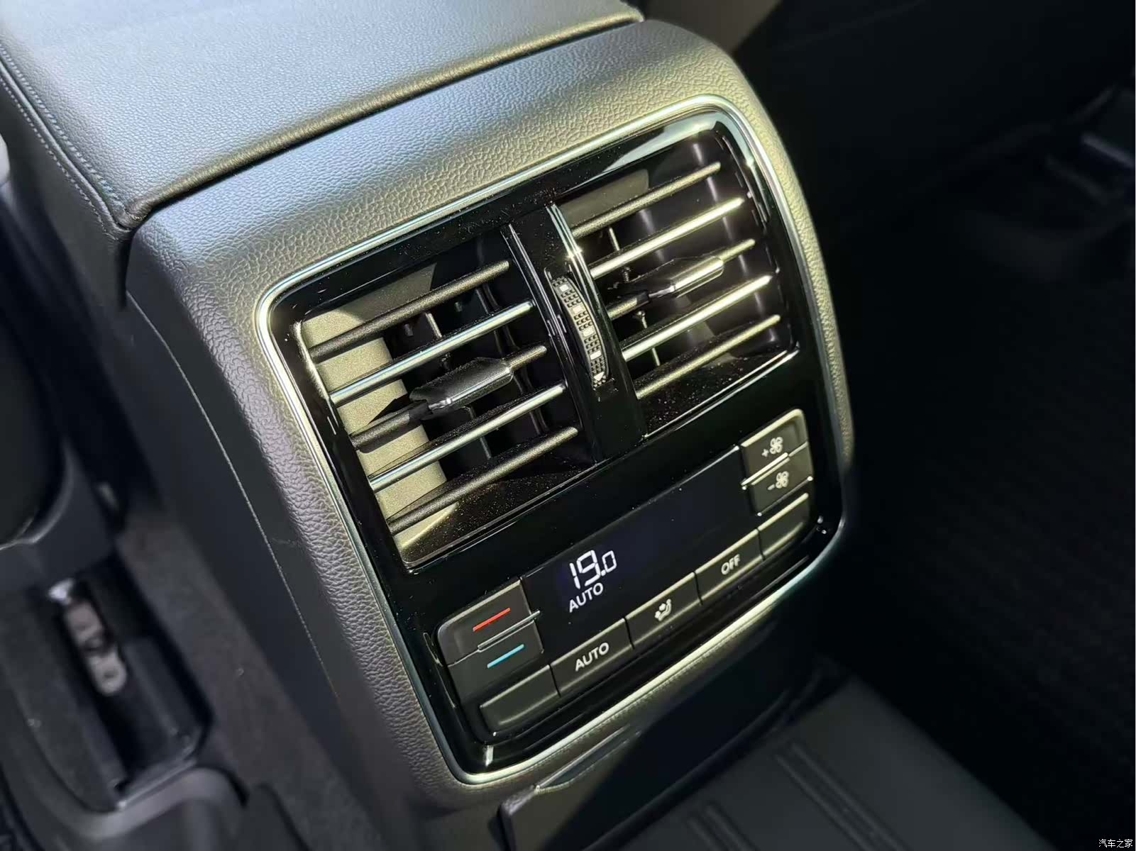 Volkswagen CC, 2019 18