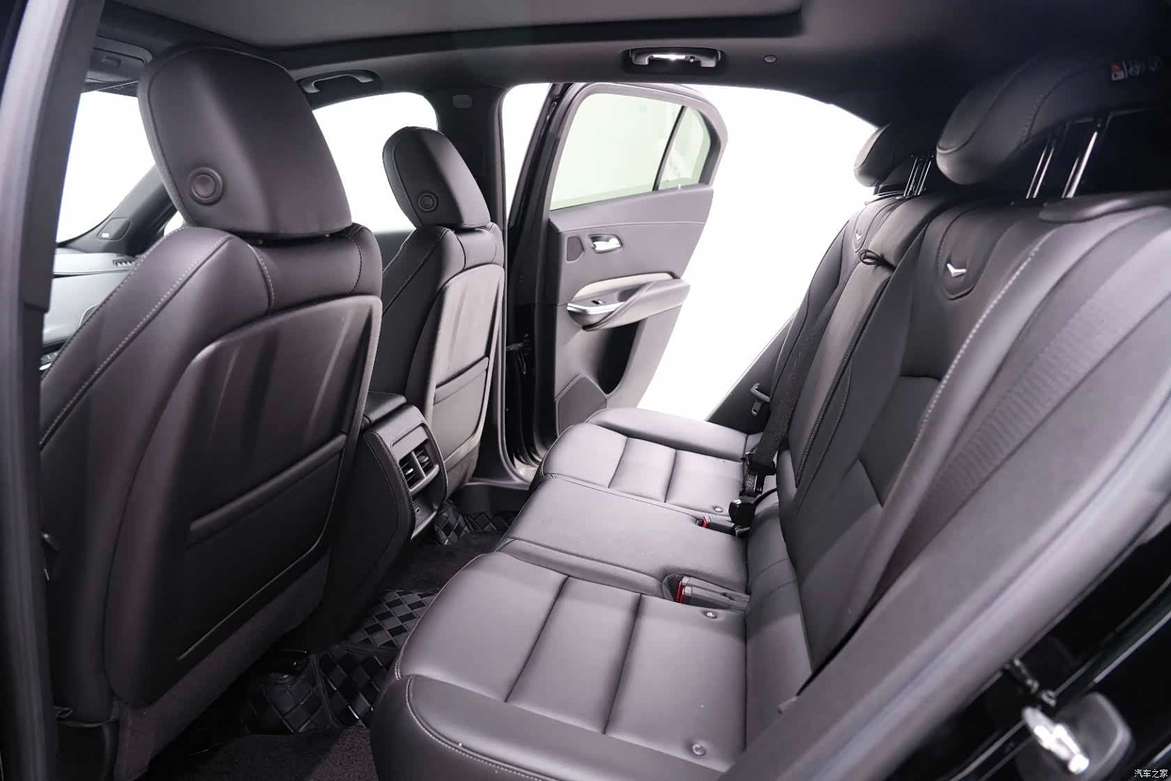 Cadillac XT4, 2023 17
