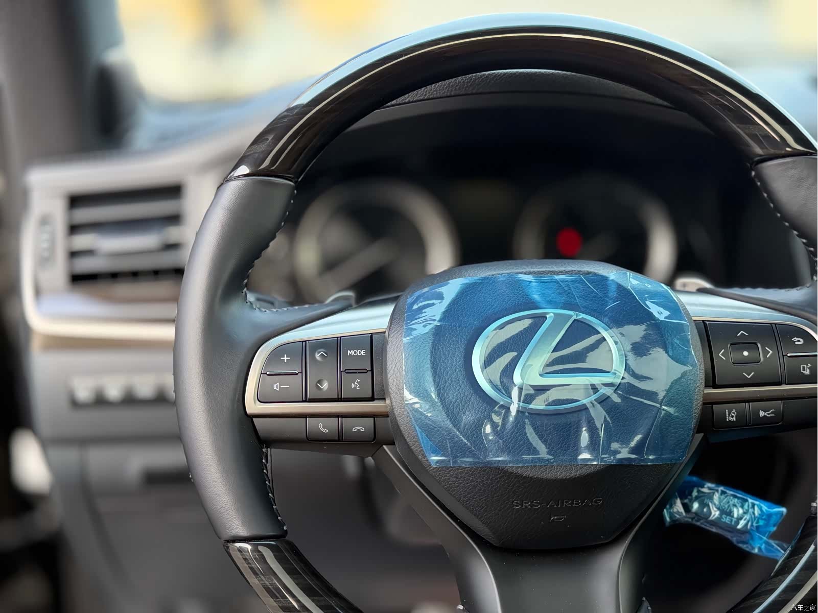 Lexus LX, 2022 11