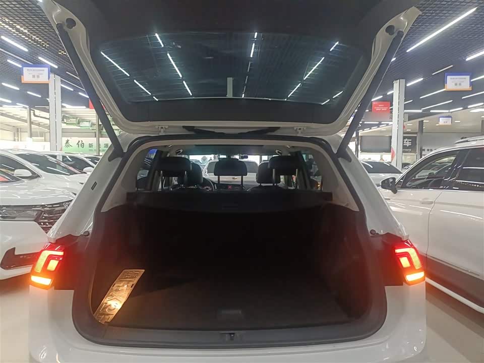 Volkswagen Tiguan L