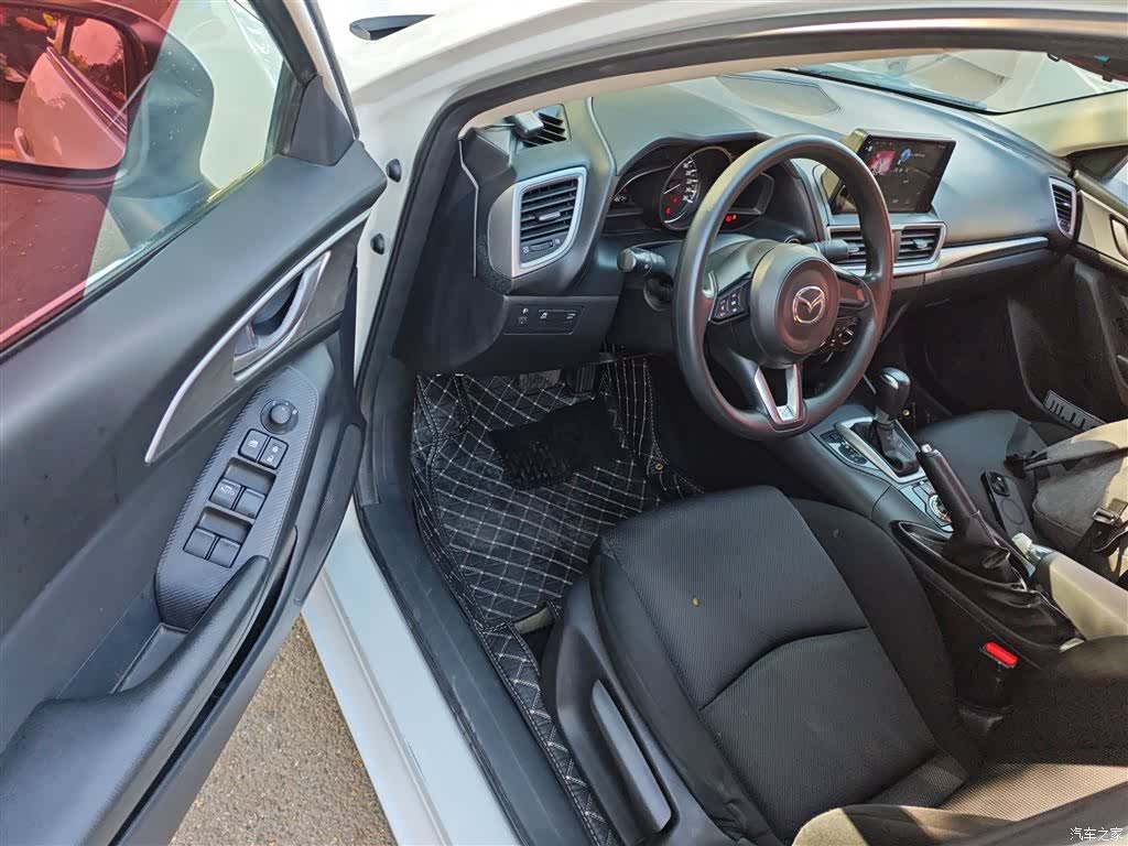 Mazda Mazda3, 2018 16