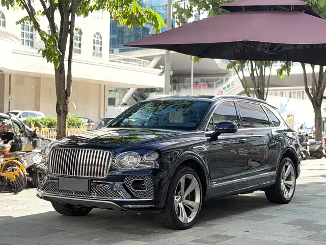 Bentley Bentayga 2023 — купить из Китая под заказ
