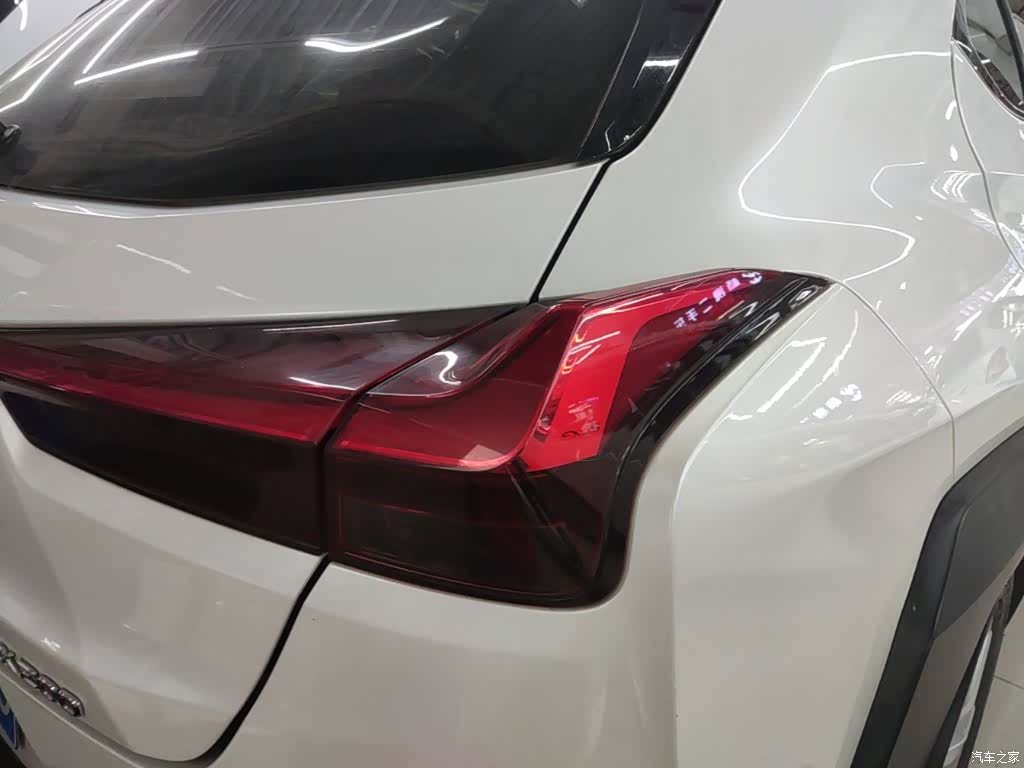 Lexus UX, 2021 8
