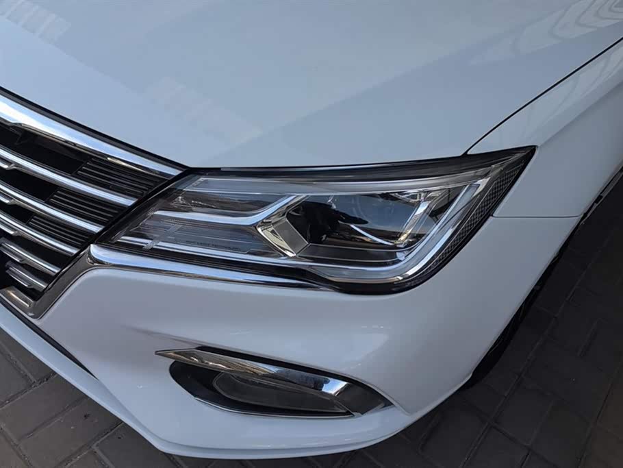 Roewe i5