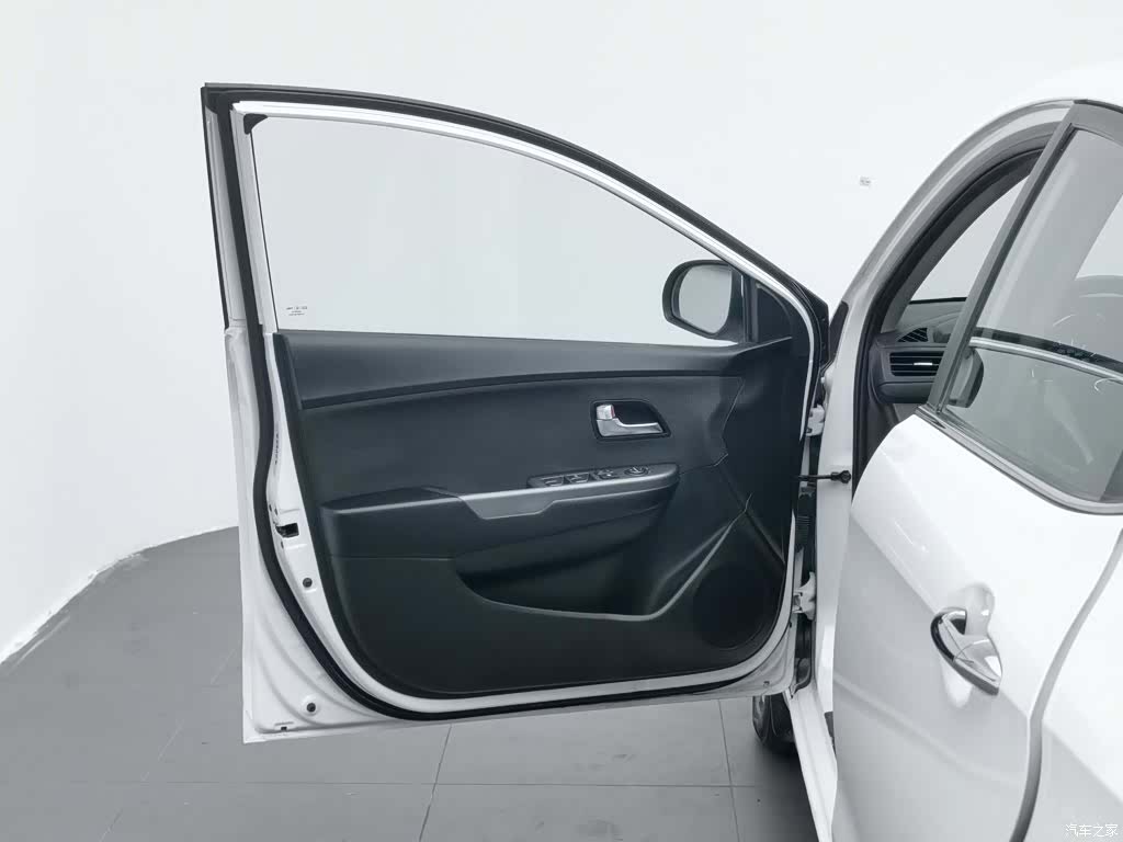 Kia K2, 2015 8