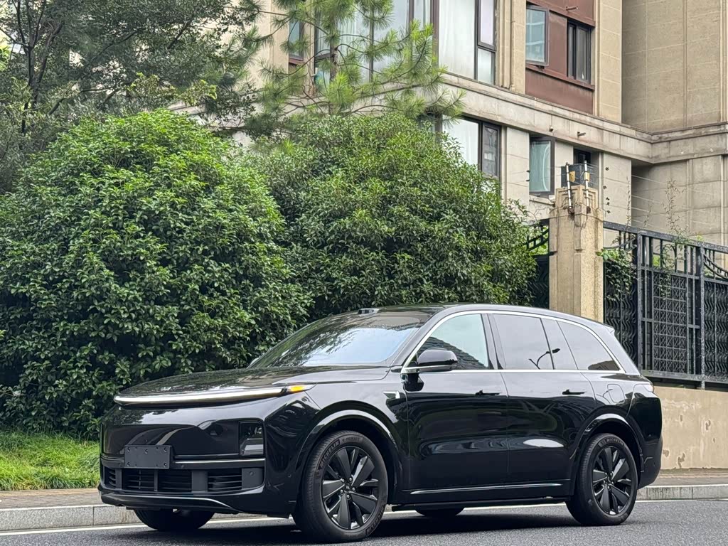 Li Auto L8