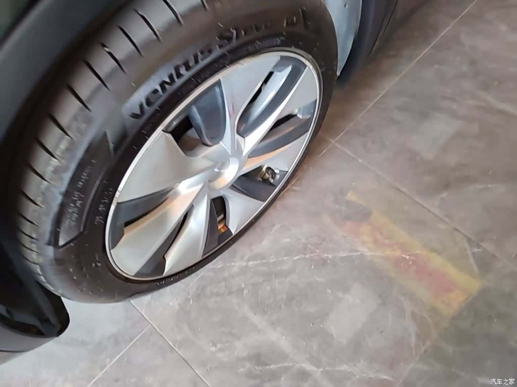 Tesla Model Y, 2022 23
