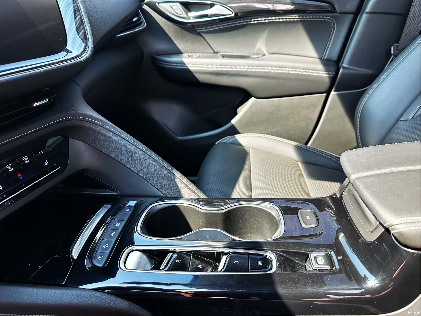 Buick Envision Plus, 2022 13