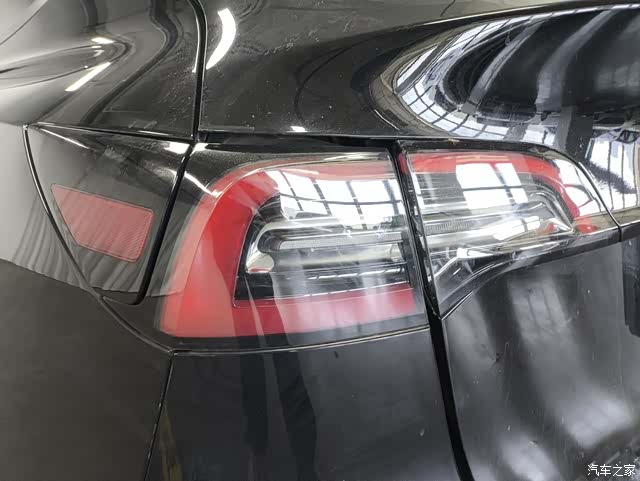 Tesla Model Y, 2021 13