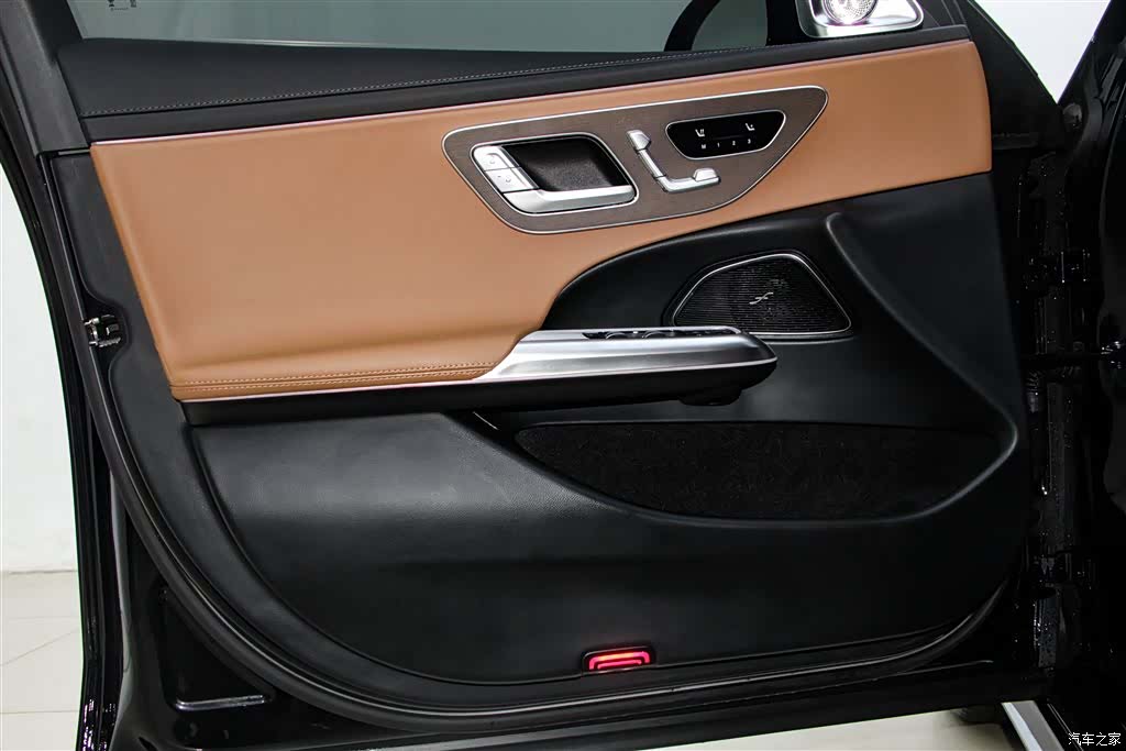Mercedes-Benz E-Class, 2025 16