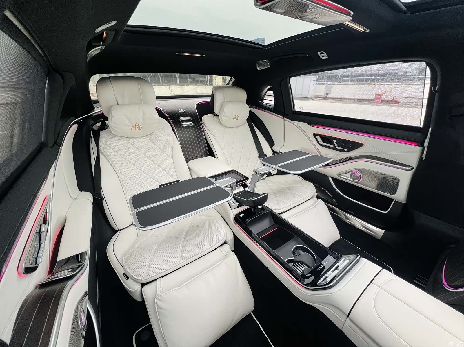 Maybach S-Class, 2023 11