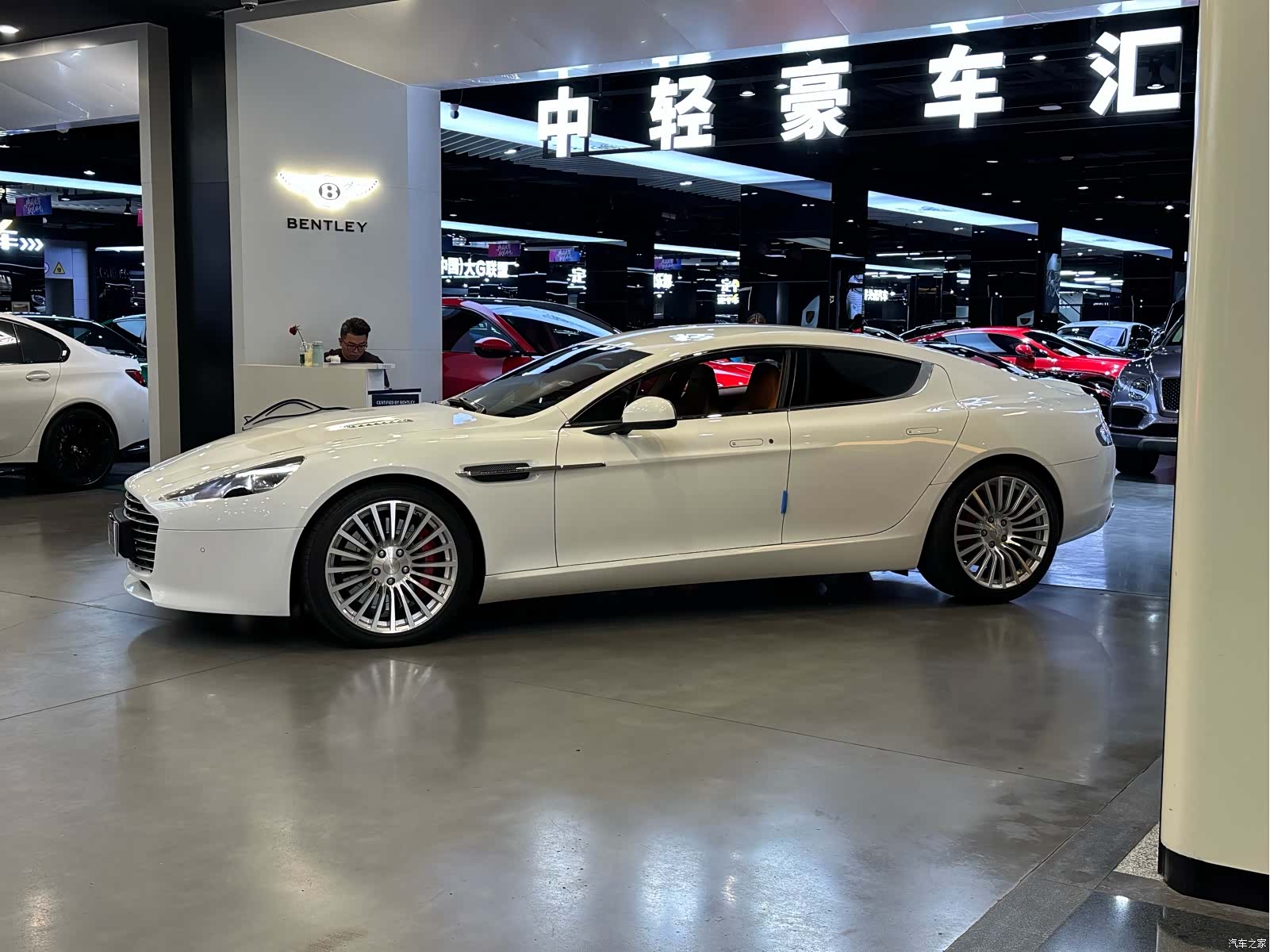Aston Martin Rapide, 2017 3