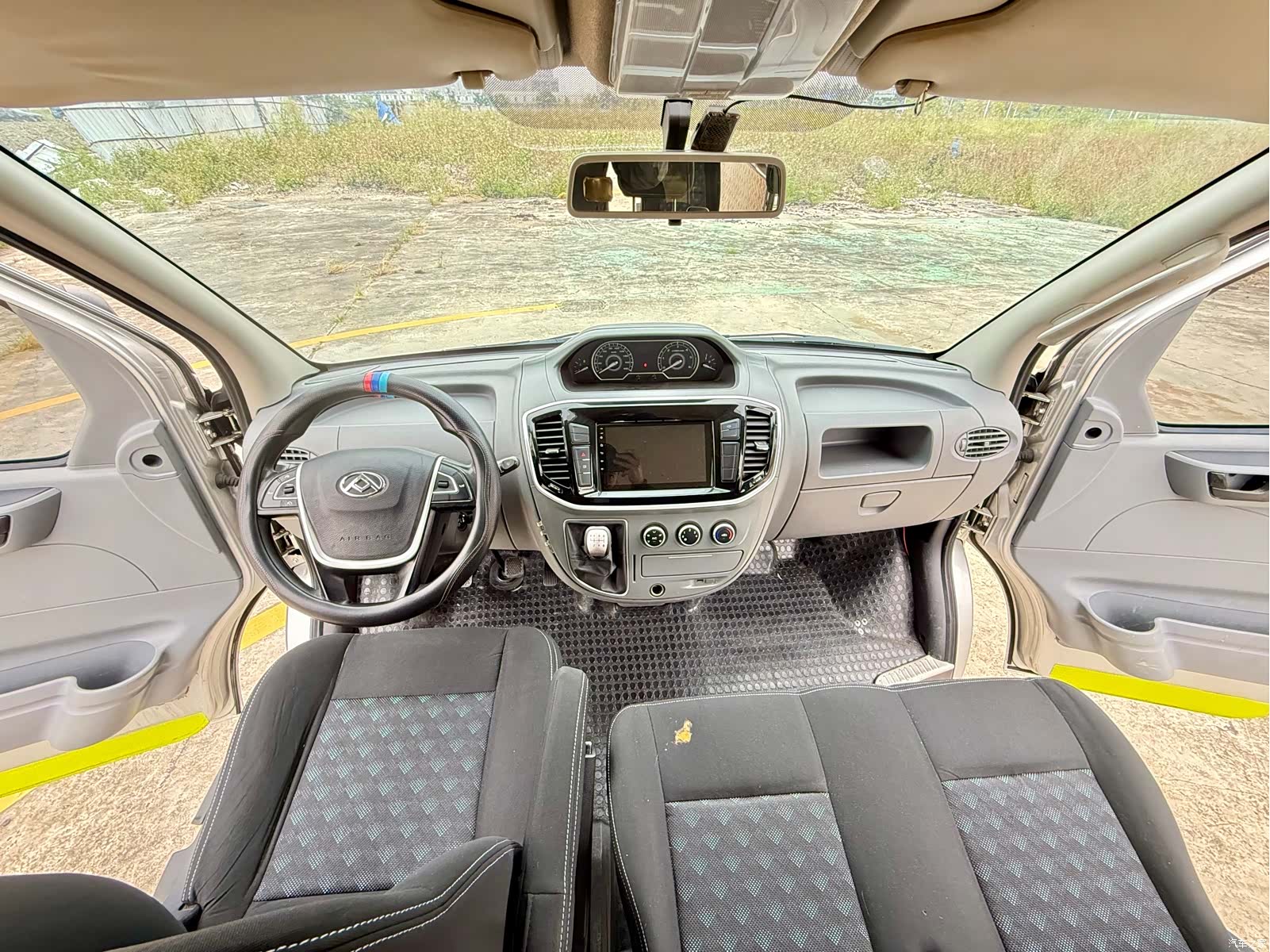 Maxus V80, 2022 15