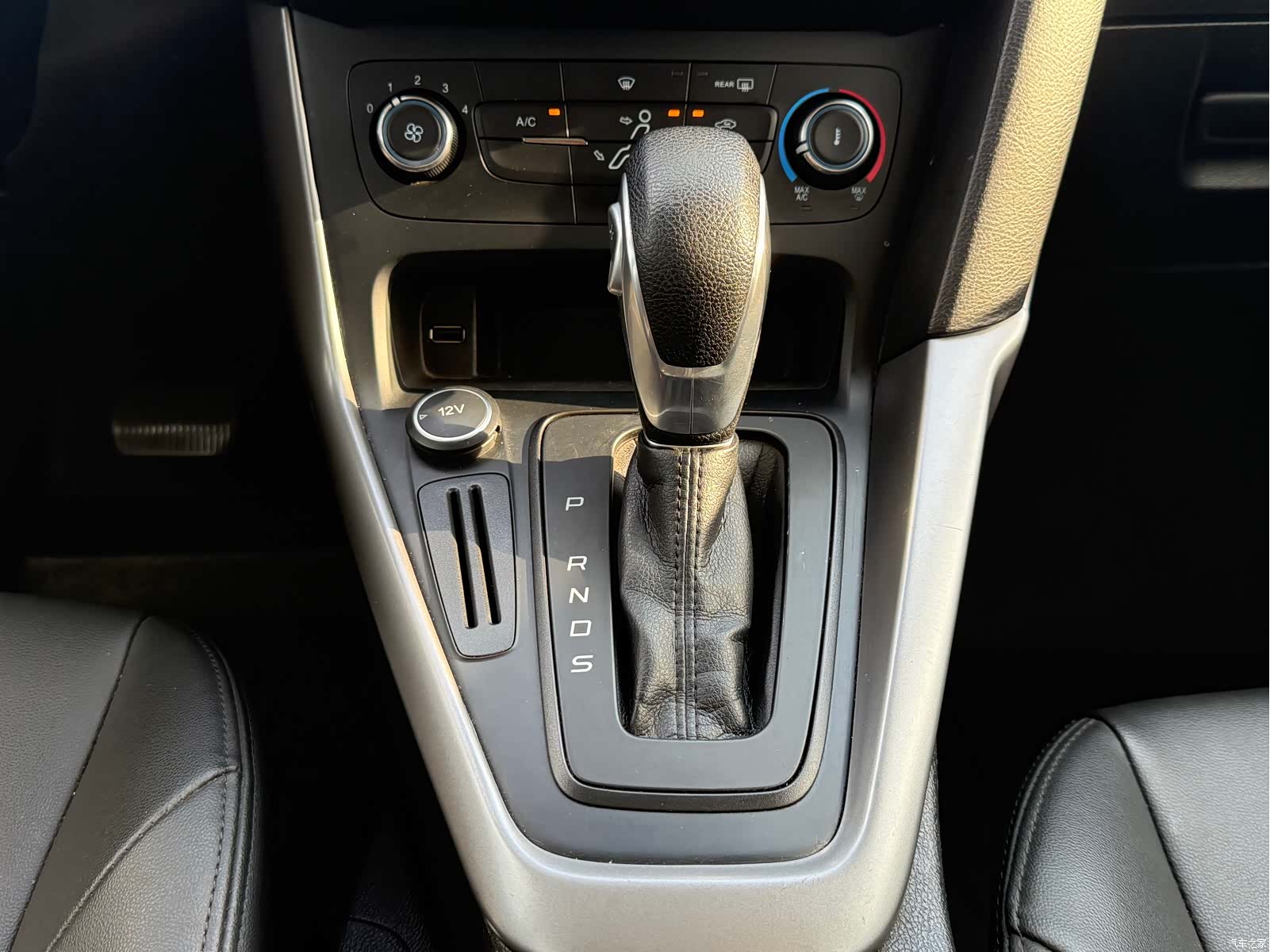 Ford Focus, 2019 12