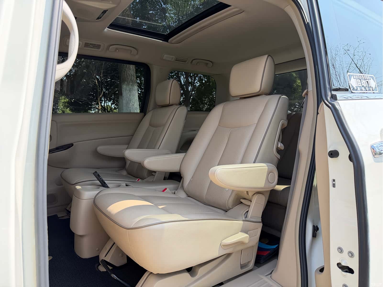 Nissan SL, 2018 7