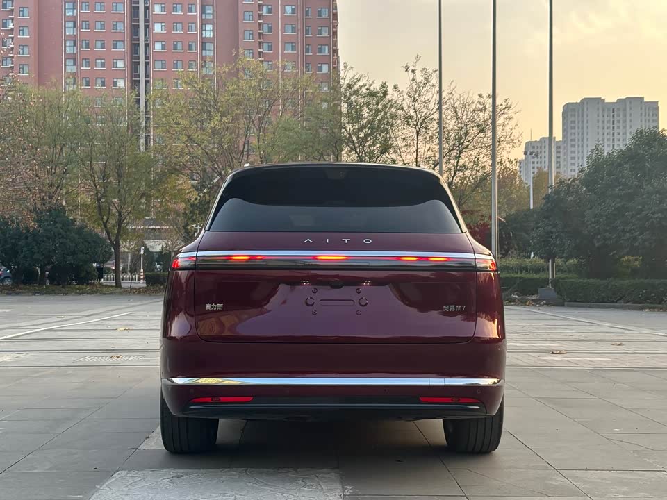 AITO Ask the world M7