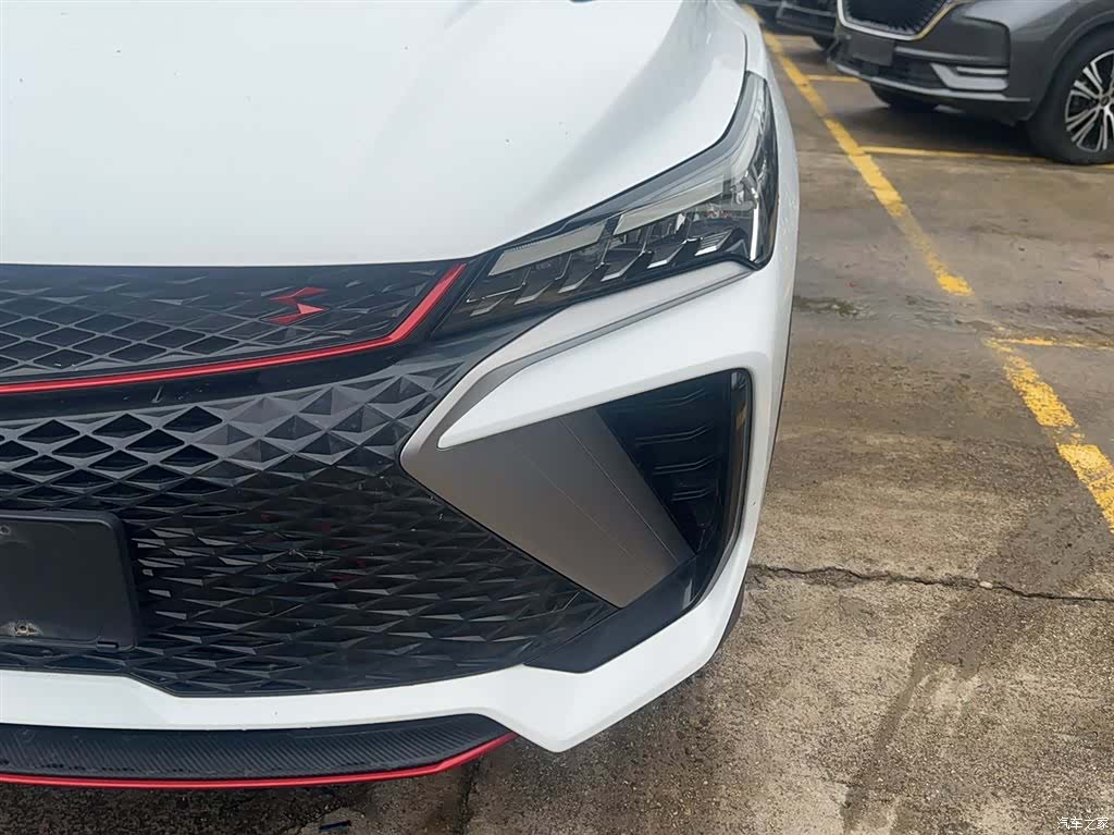 Geely Coolray, 2022 7