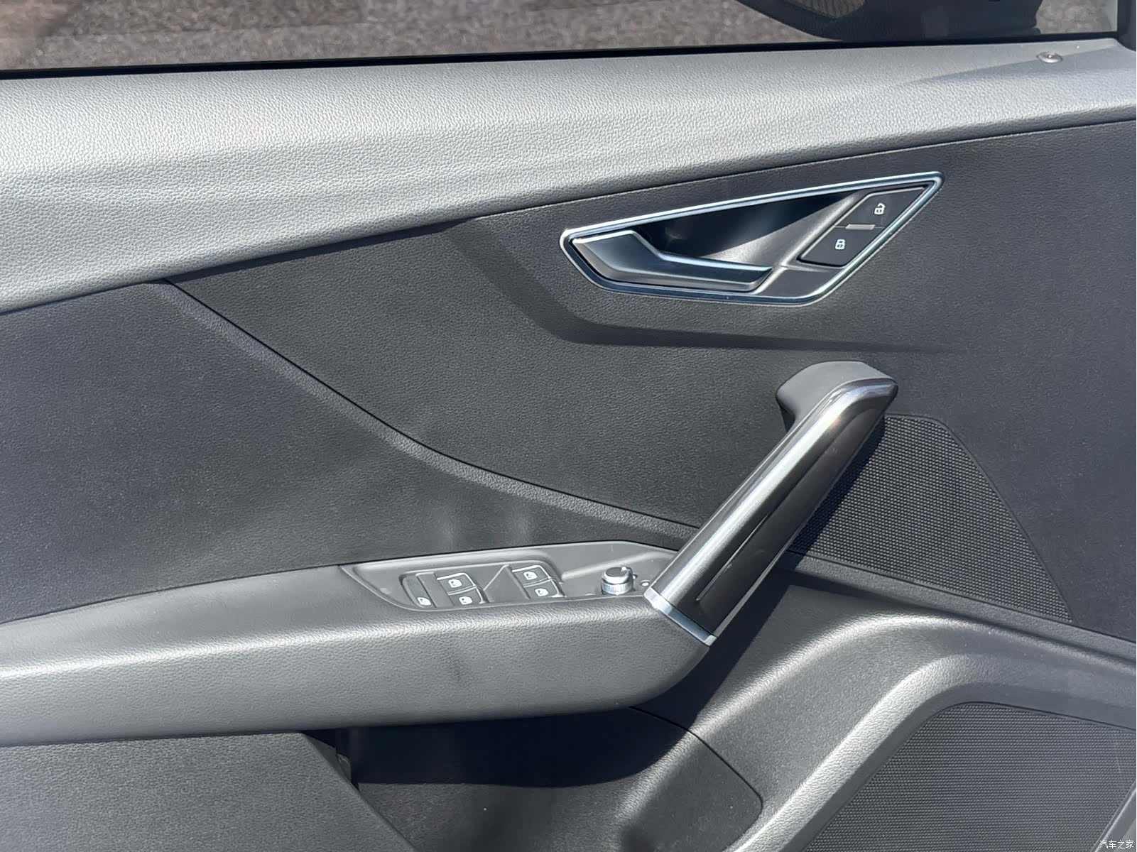 Audi Q2L, 2019 10