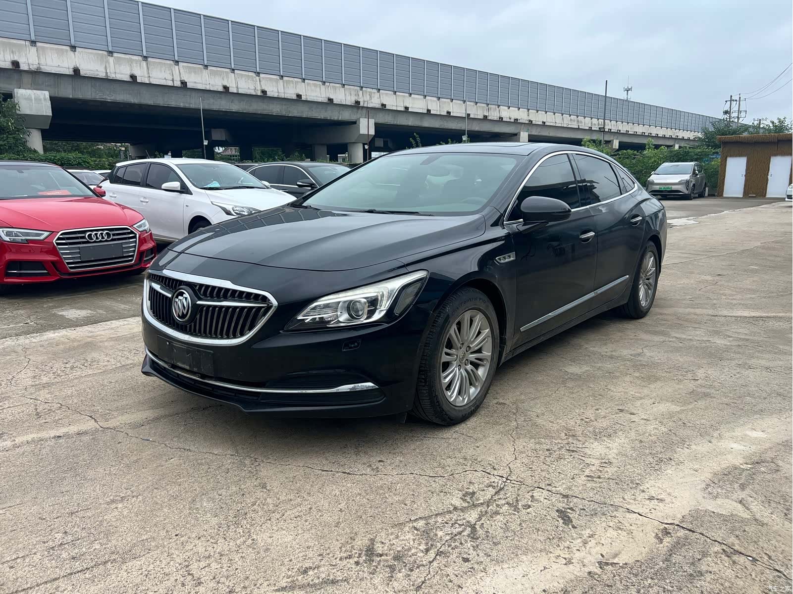 Buick LaCrosse, 2017 1