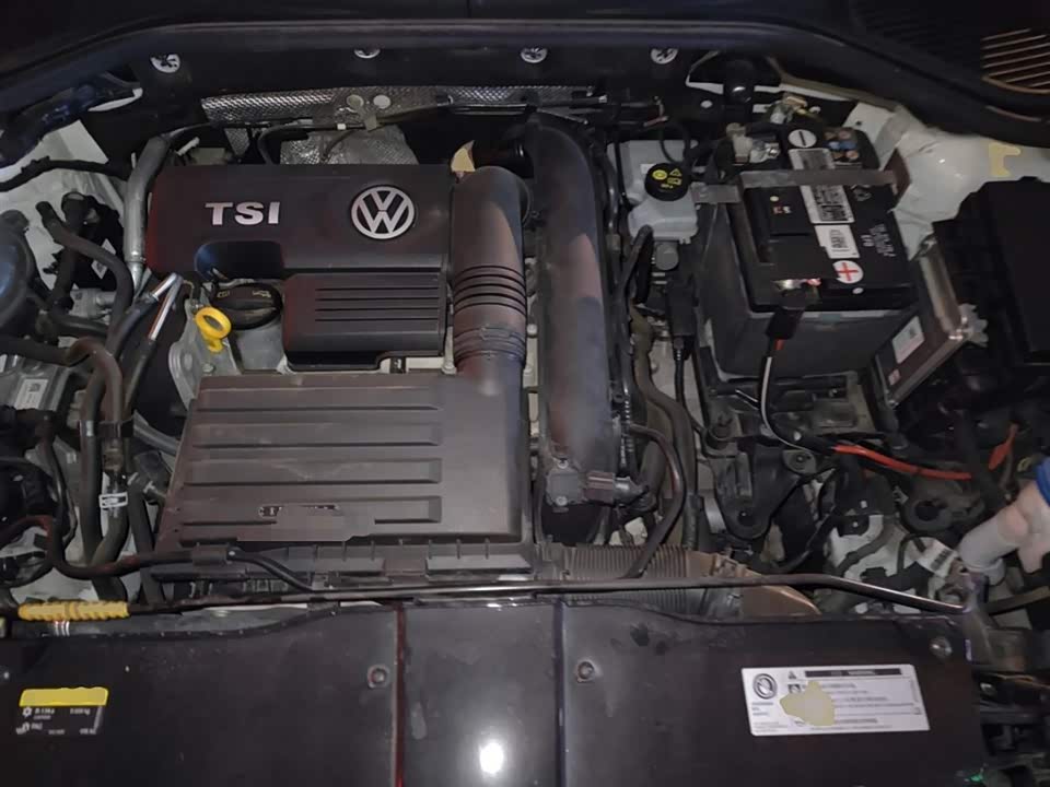 Volkswagen T-ROC exploring Songs