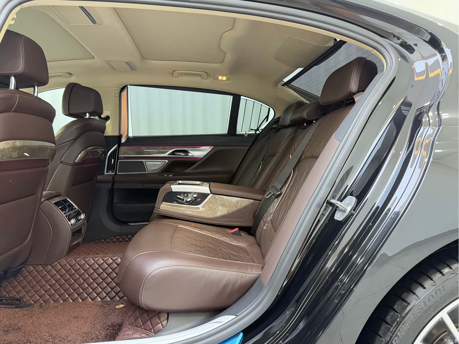 BMW 7 Series, 2023 все фото