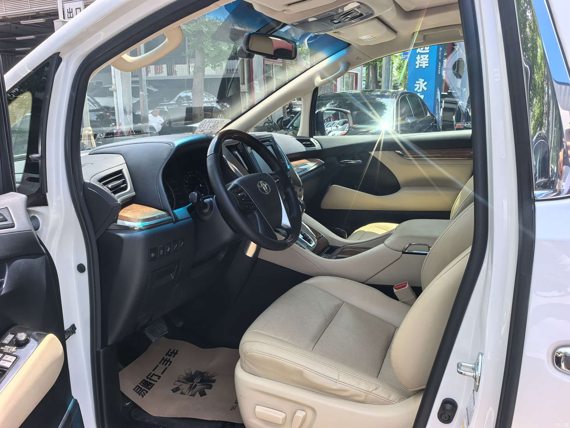 Toyota Alphard, 2017 все фото
