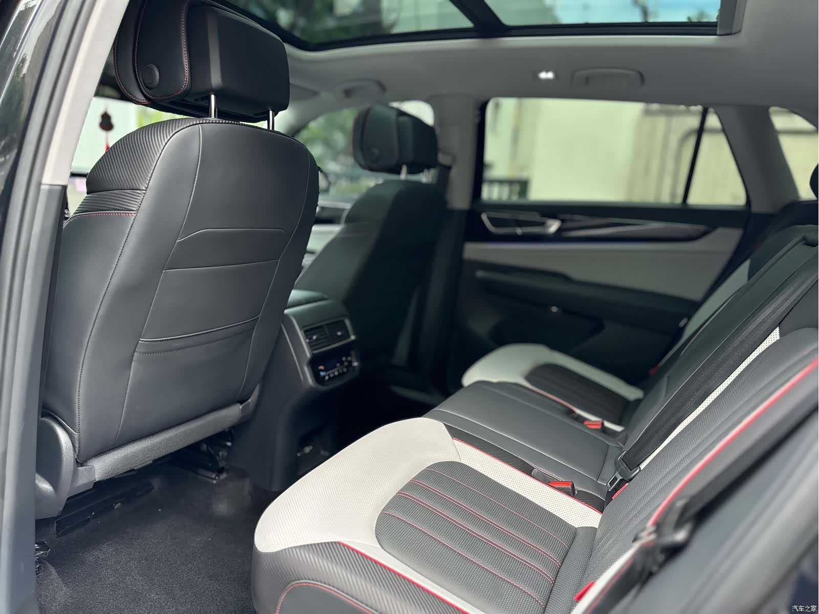 Volkswagen Teramont X, 2024 12