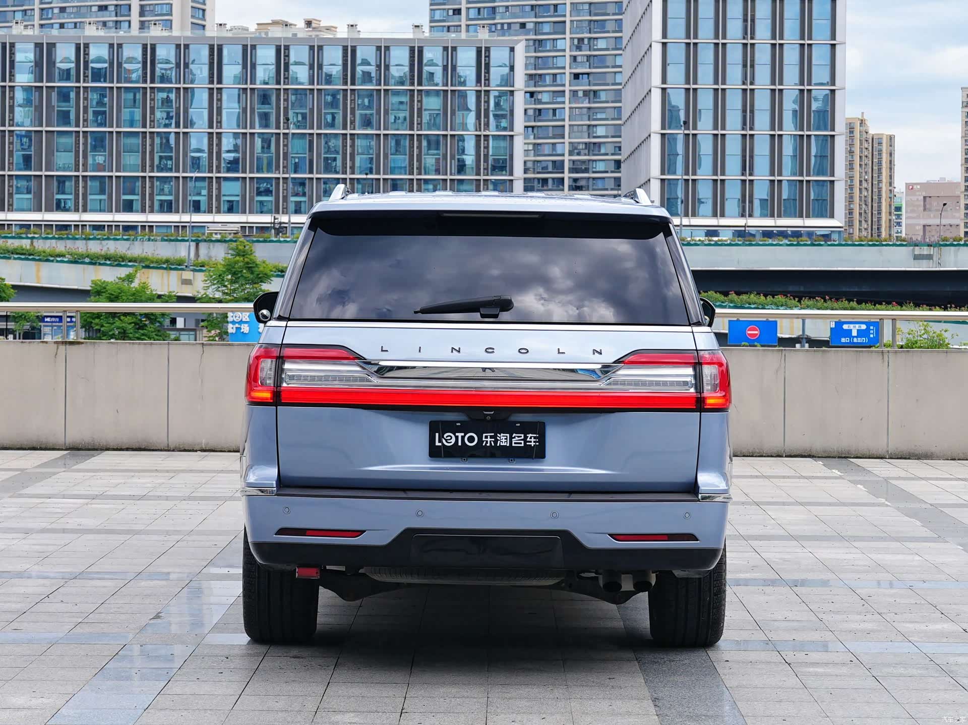 Lincoln Navigator, 2019 все фото